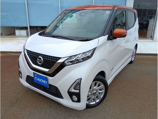 NISSAN