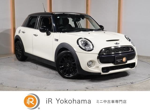 Car image 1