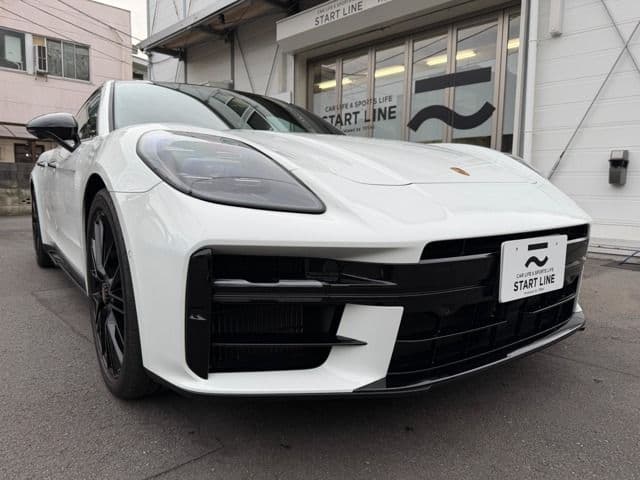 PORSCHE