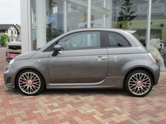 Car thumbnail 3
