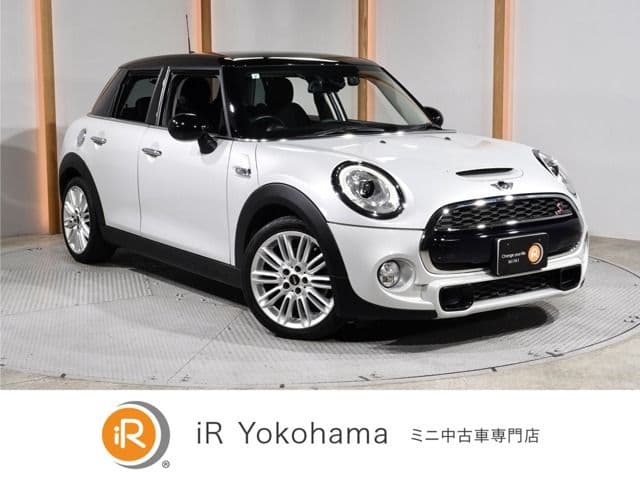 Car image 1
