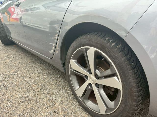 Car thumbnail 4