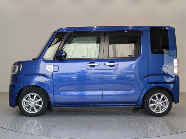 Car thumbnail 3