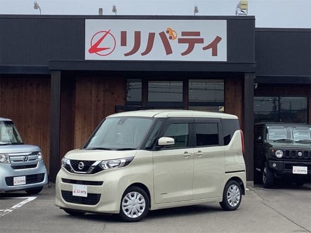 NISSAN
