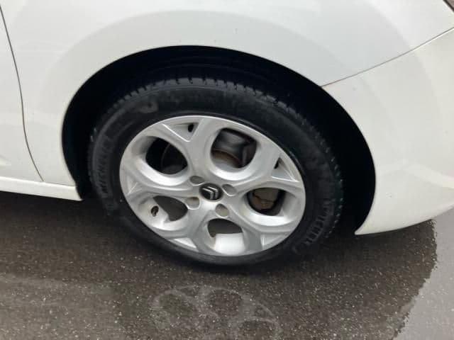 Car thumbnail 3