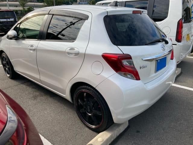 Car thumbnail 2