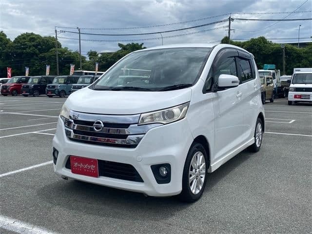 NISSAN