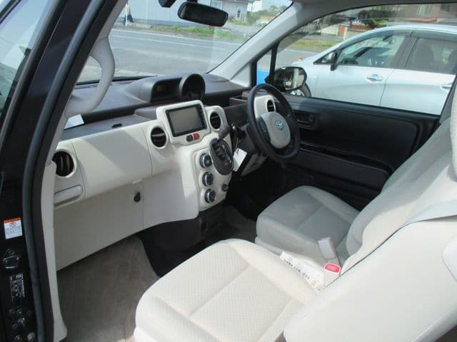 Car thumbnail 4