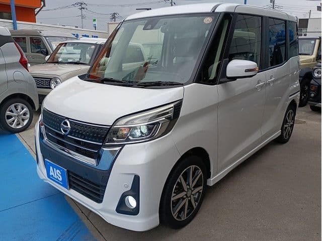NISSAN
