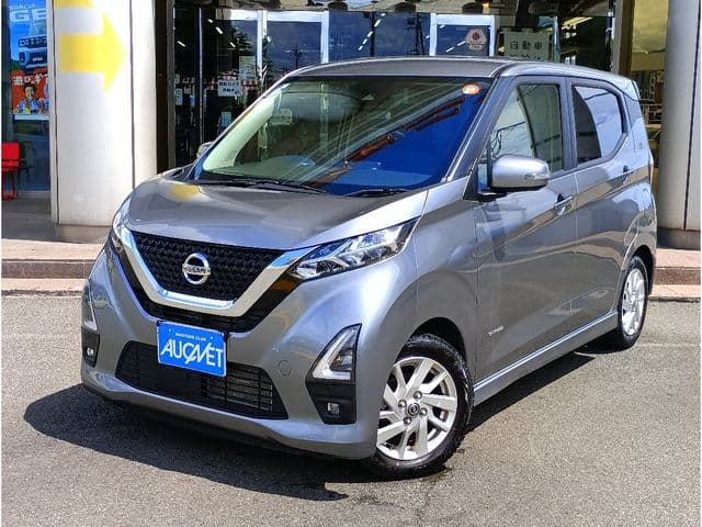 NISSAN