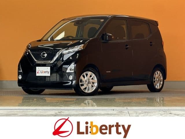 NISSAN