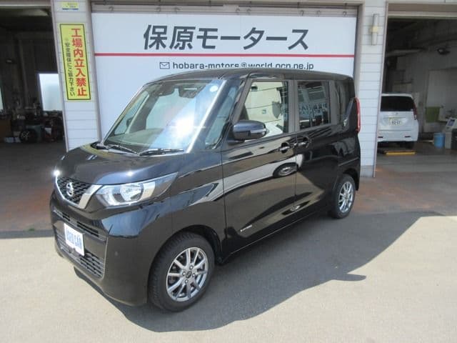 NISSAN