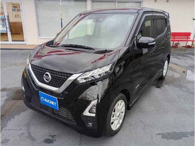 NISSAN