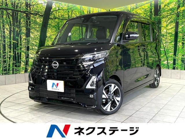 NISSAN