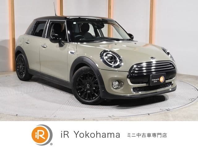Car image 1