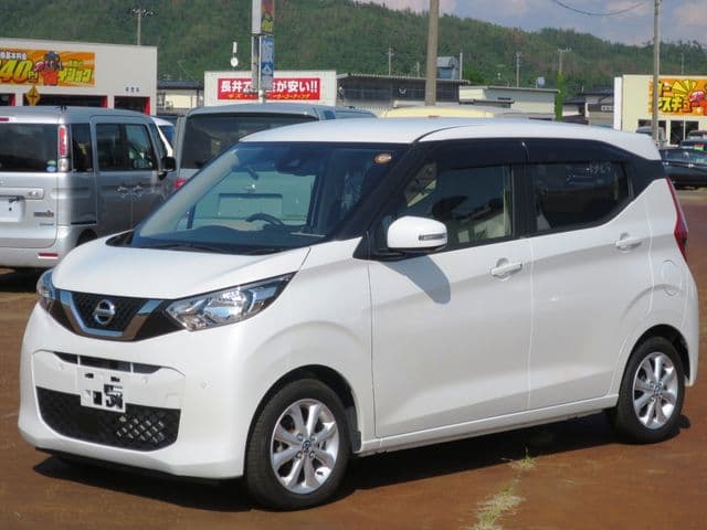 NISSAN
