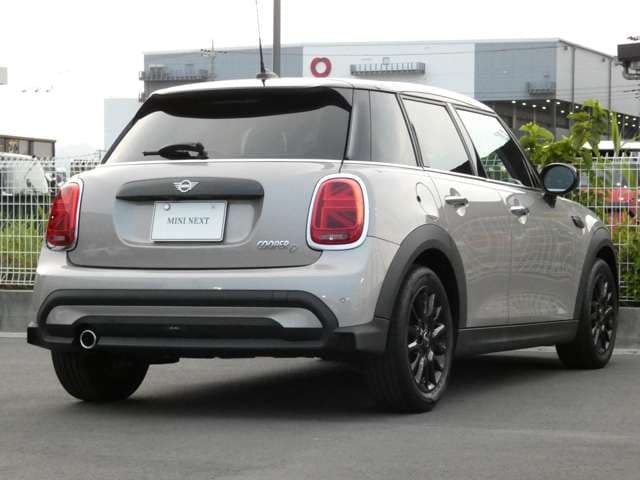 Car thumbnail 2