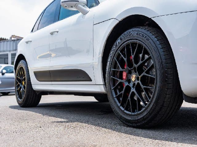 Car thumbnail 2
