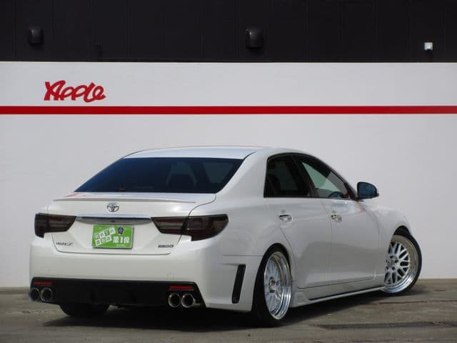 Car thumbnail 3
