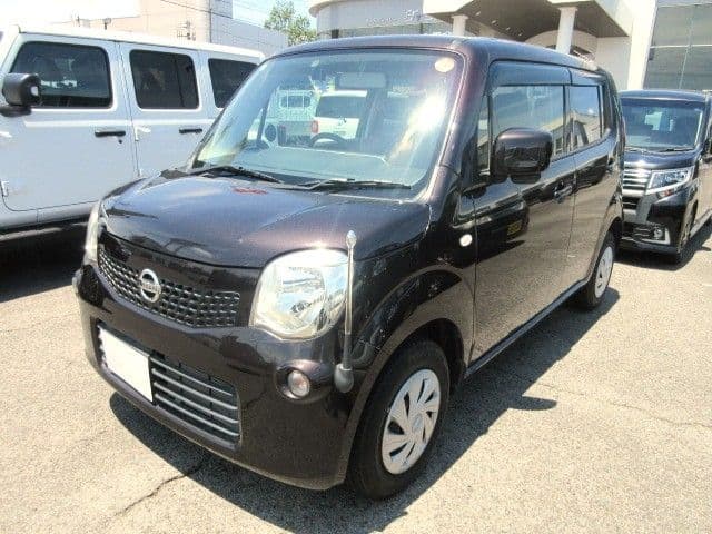 NISSAN