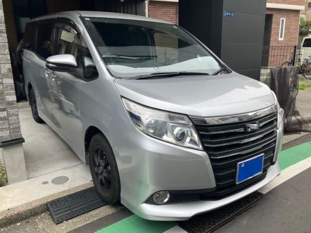 Car image 1