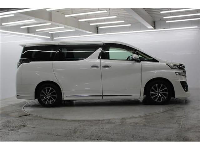 Car thumbnail 4