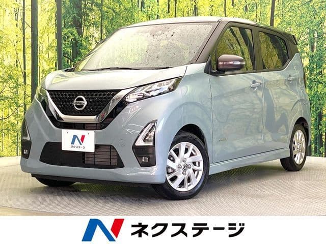 NISSAN