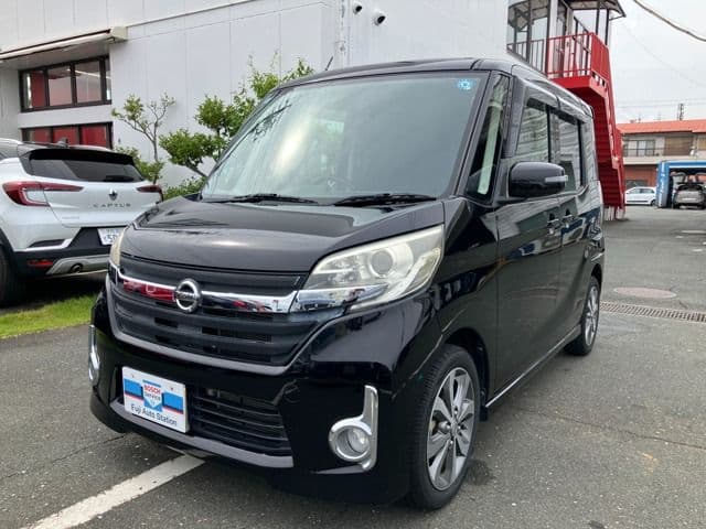 NISSAN