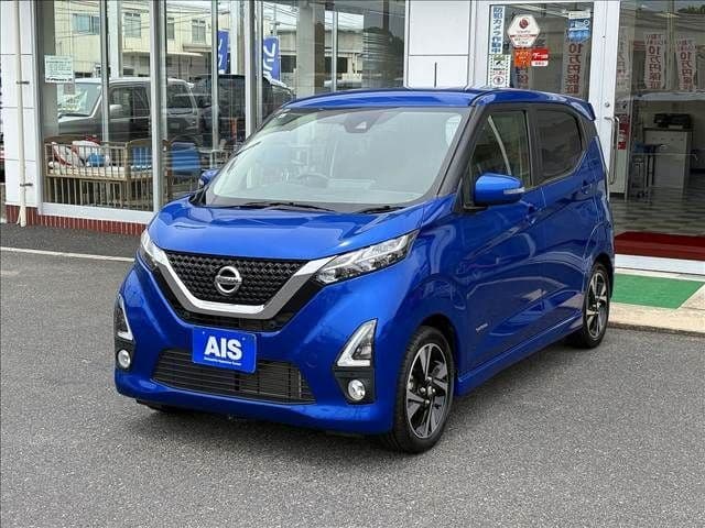 NISSAN