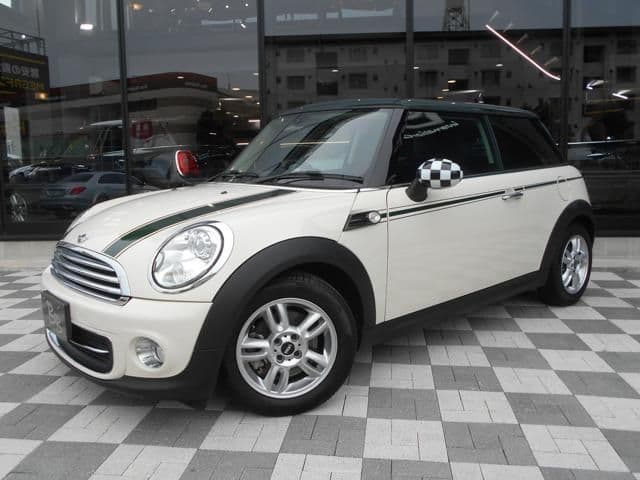 Car image 1