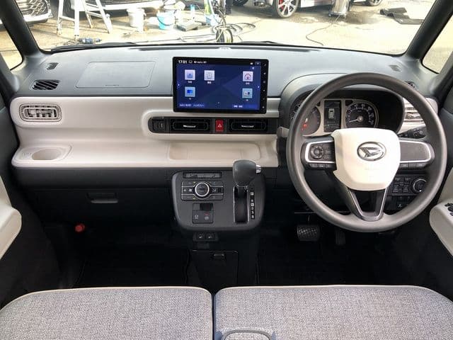 Car thumbnail 3