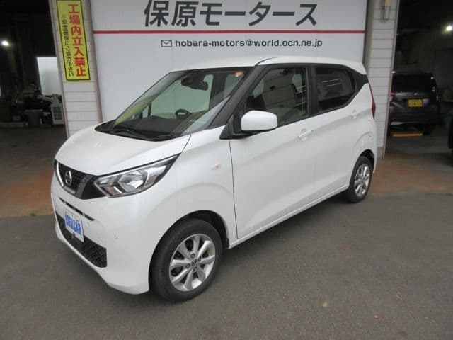 NISSAN