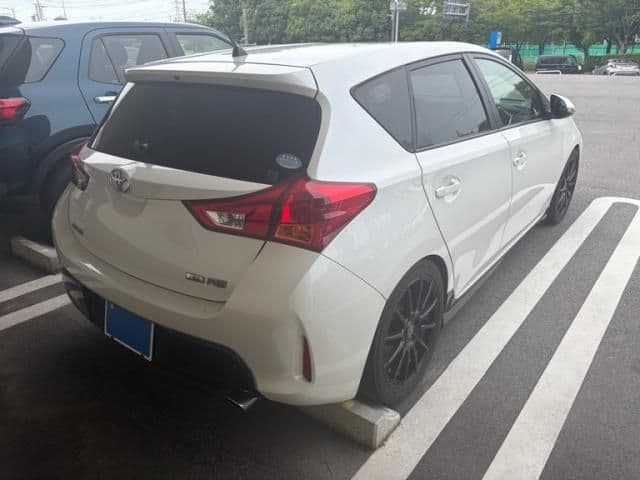 Car thumbnail 3