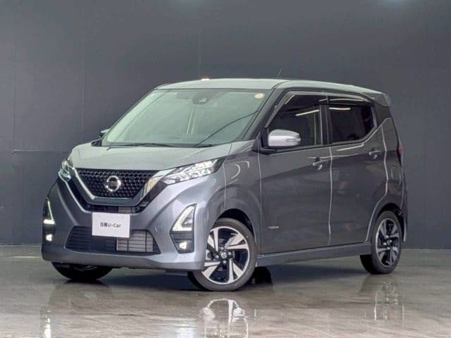 NISSAN