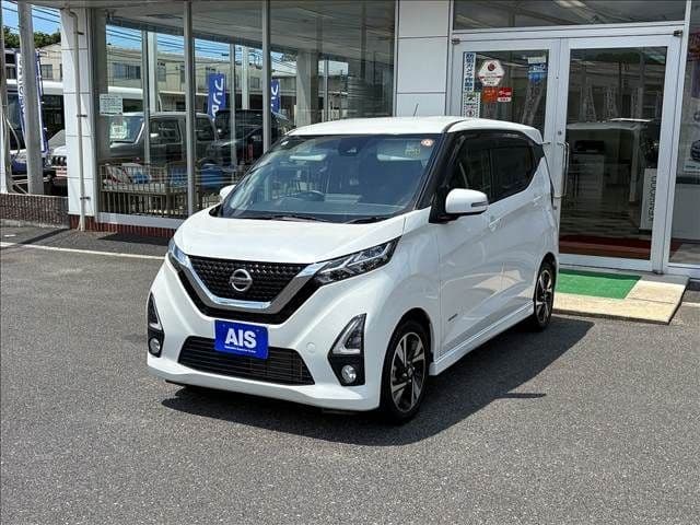 NISSAN