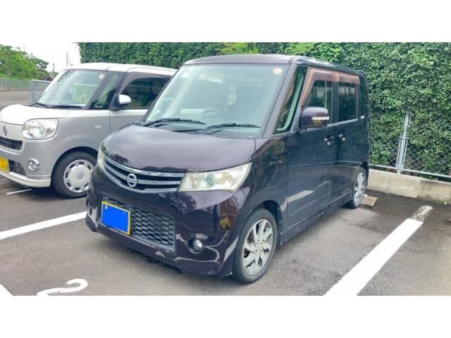NISSAN