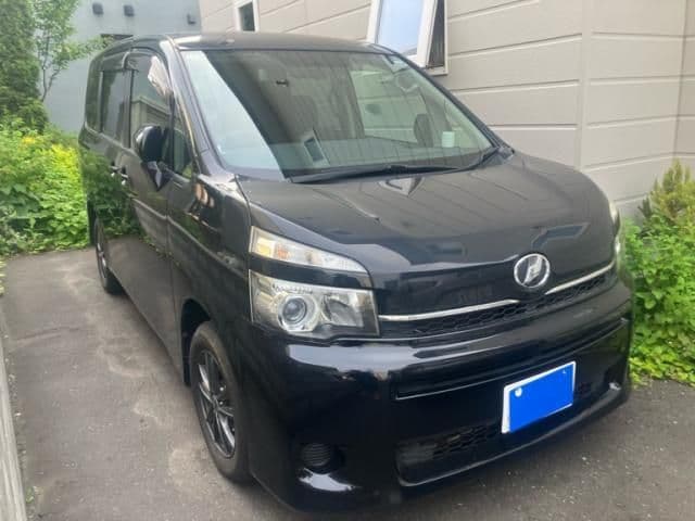 TOYOTA VOXY 4WD