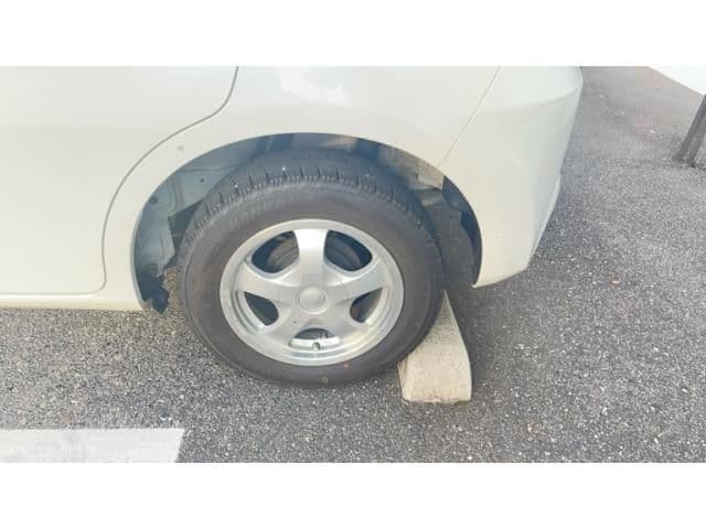 Car thumbnail 4