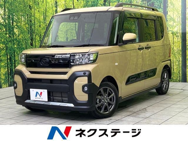DAIHATSU TANTO FAN CROSS