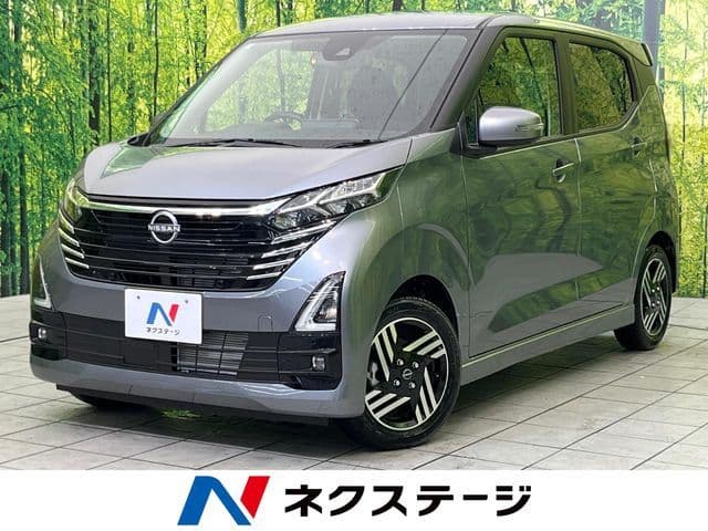 NISSAN