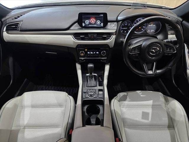 Car thumbnail 3