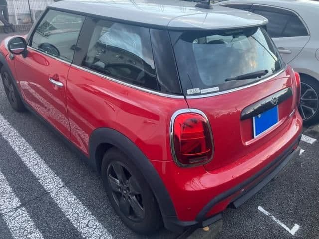 Car thumbnail 4