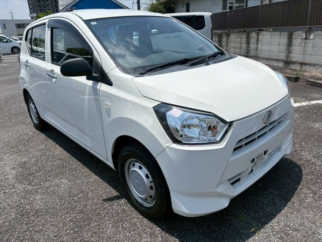 Car thumbnail 4