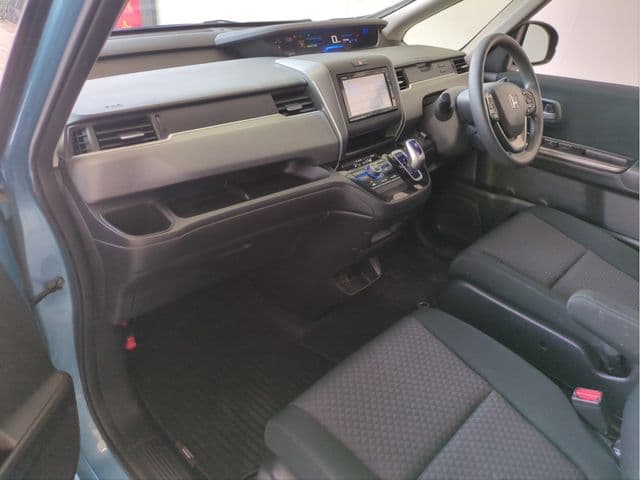 Car thumbnail 3