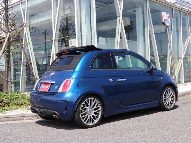 Car thumbnail 3