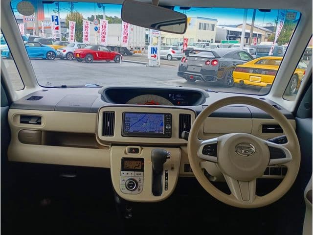 Car thumbnail 4