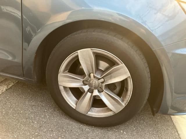 Car thumbnail 3