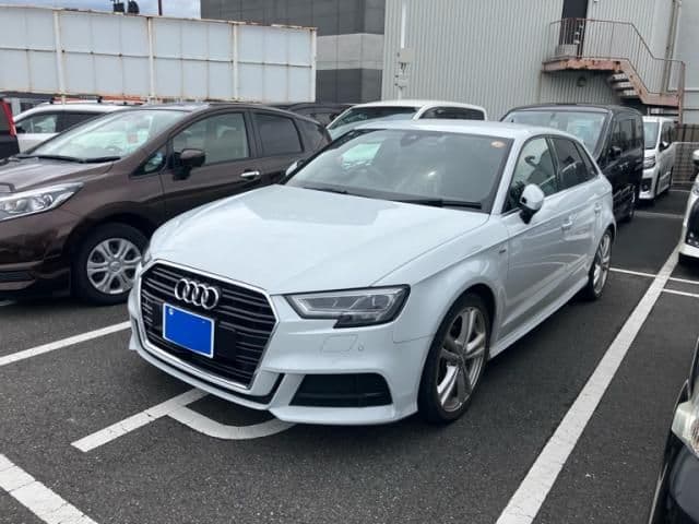 Car image 1