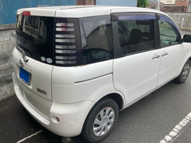 Car thumbnail 3