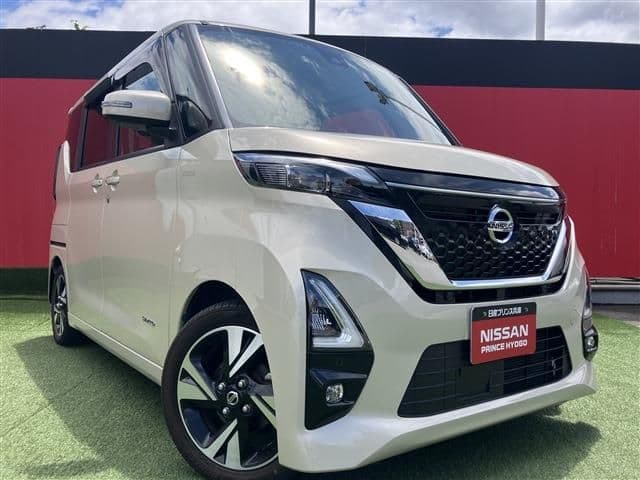 NISSAN